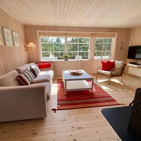 Syrine - 300m From The Sea In Ne Jutland By Interhome