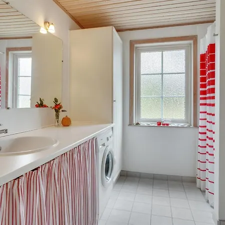 Syrine - 300m From The Sea By Interhome *